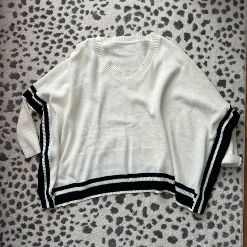 Women’s Fashion Nova Oversized Sweater - Size Medium - white/black